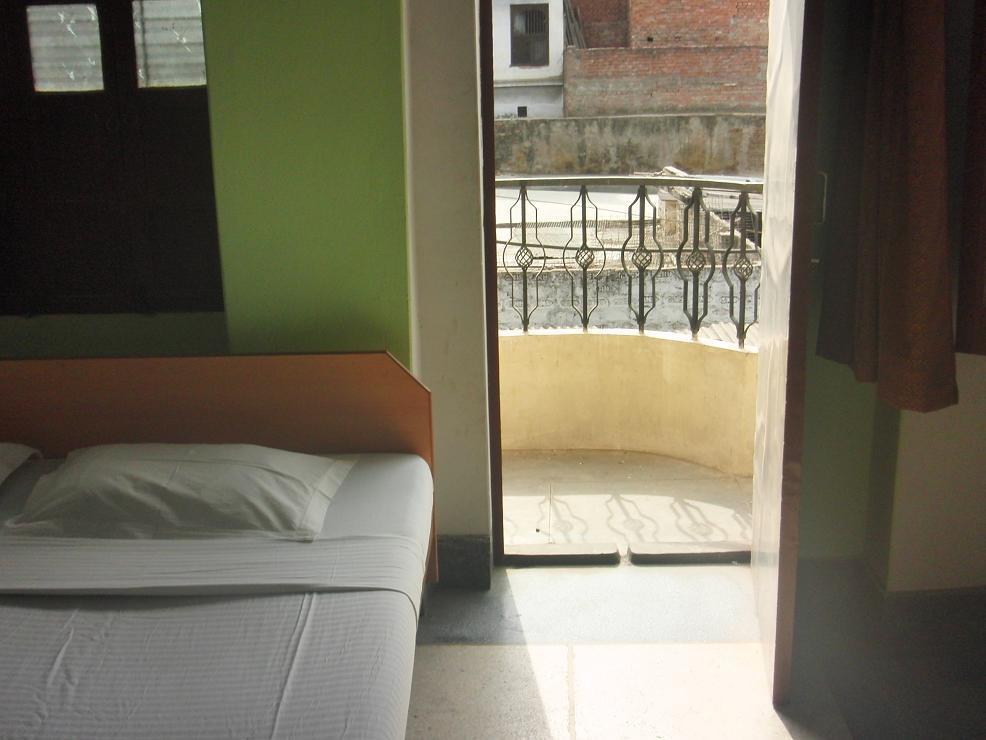 Shivakashi Guest House Varanasi Room photo
